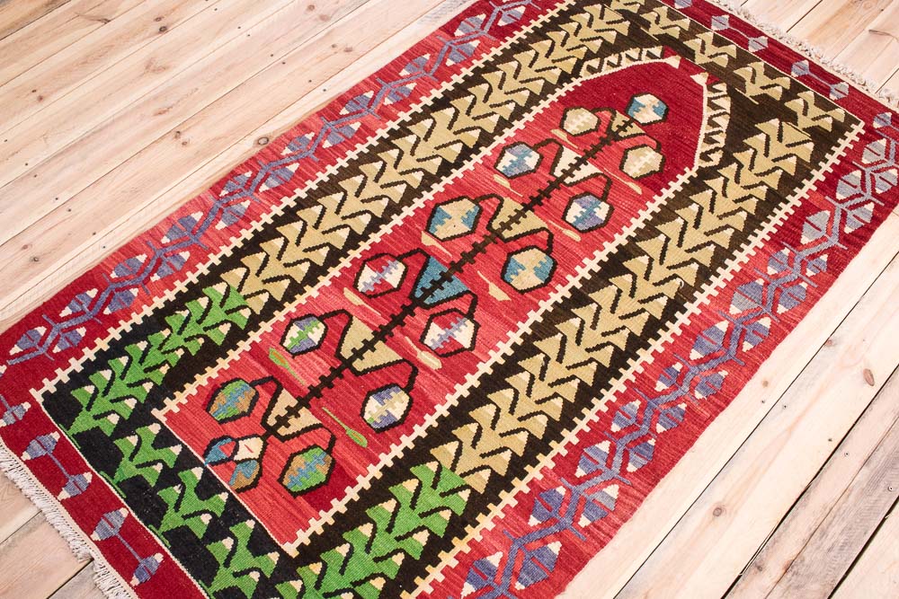 11252 Vintage Turkish Esme Prayer Kilim Rug 106x189cm (3.5 x 6.2ft)