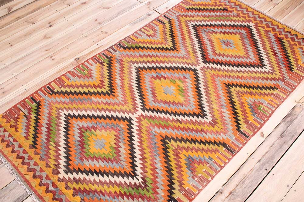 11259 Vintage Turkish Denizli Kilim Rug 115x216cm (3.9 x 7.1ft)