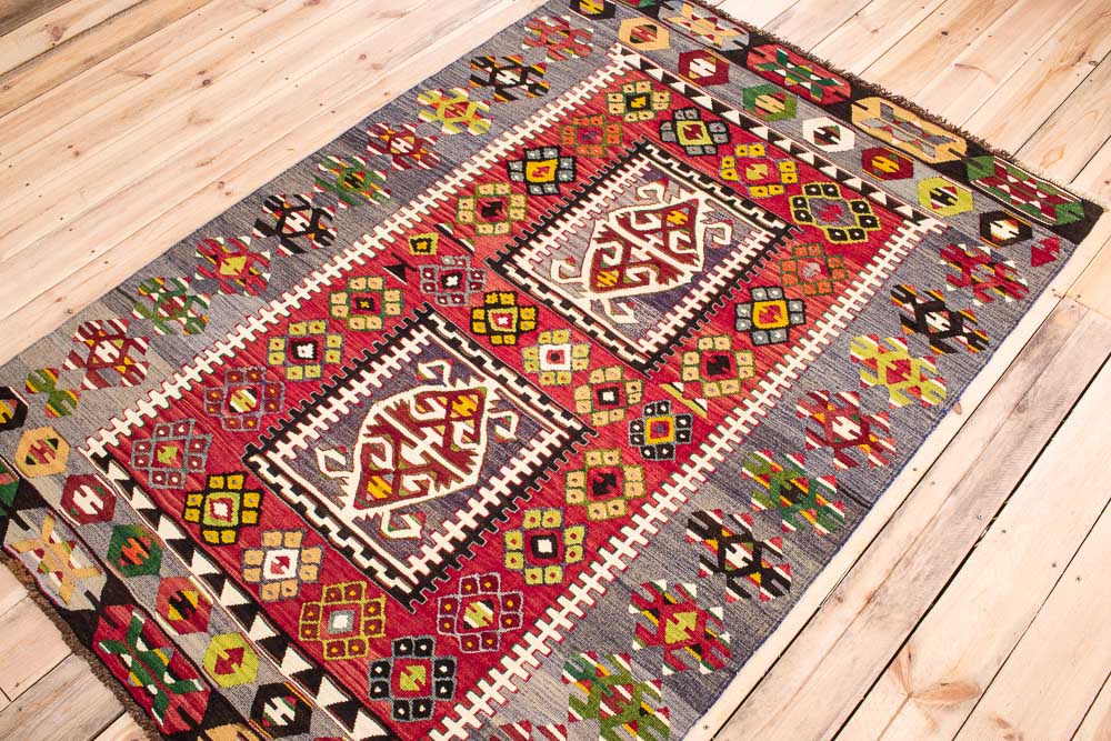 11260 Vintage Turkish Esme Kilim Rug 132x196cm (4.4 x 6.5ft)