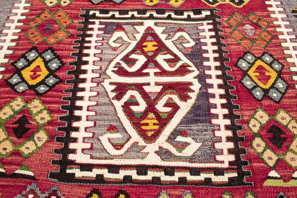 11260 Vintage Turkish Esme Kilim Rug 132x196cm (4.4 x 6.5ft)