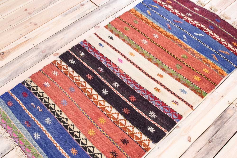 11395 Vintage Turkish Sivas Kilim Rug 87x168cm (2.10 x 5.6ft)