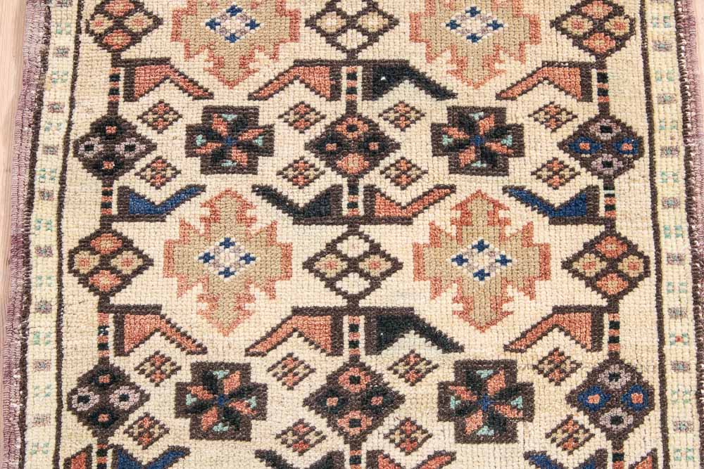 11606 Small Vintage Turkish Malatya Rug 53x55cm (1.9 x 1.9ft)