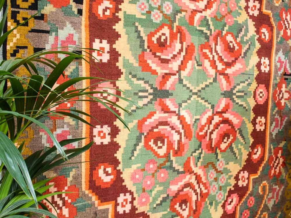 11694 Vintage Moldovan Rose Flower Kilim Rug 180x295cm (5.10 x 9.8ft)