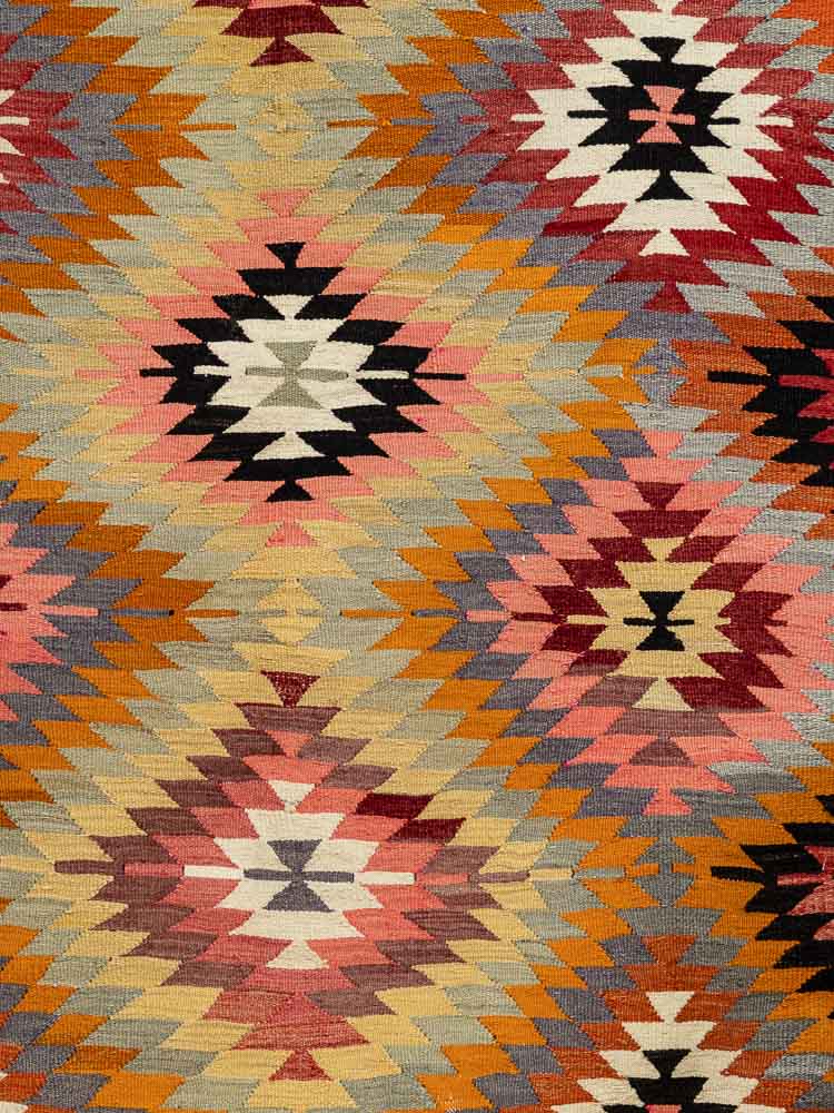 11717 Vintage Turkish Denizli Kilim Rug 178x203cm (5.10 x 6.8ft)