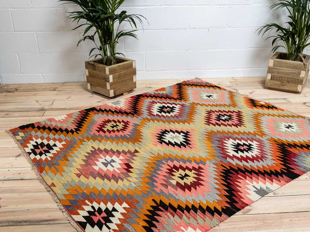 11717 Vintage Turkish Denizli Kilim Rug 178x203cm (5.10 x 6.8ft)