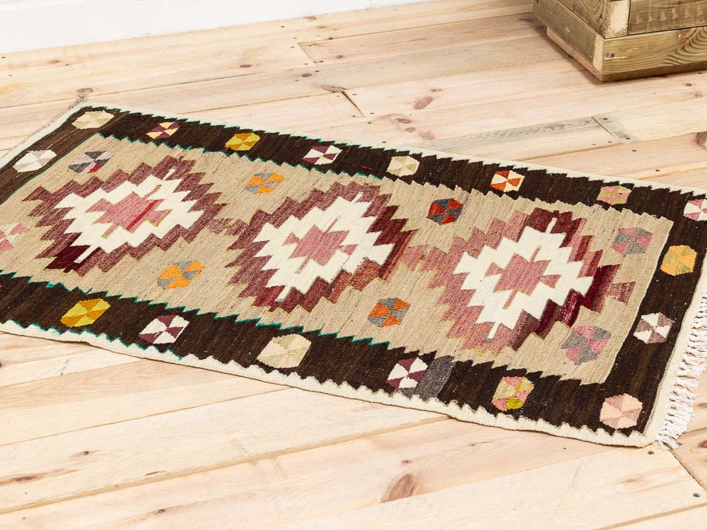 11725 Turkish Vintage Mut Kilim Rug 74x118cm (2.5 x 3.10ft)