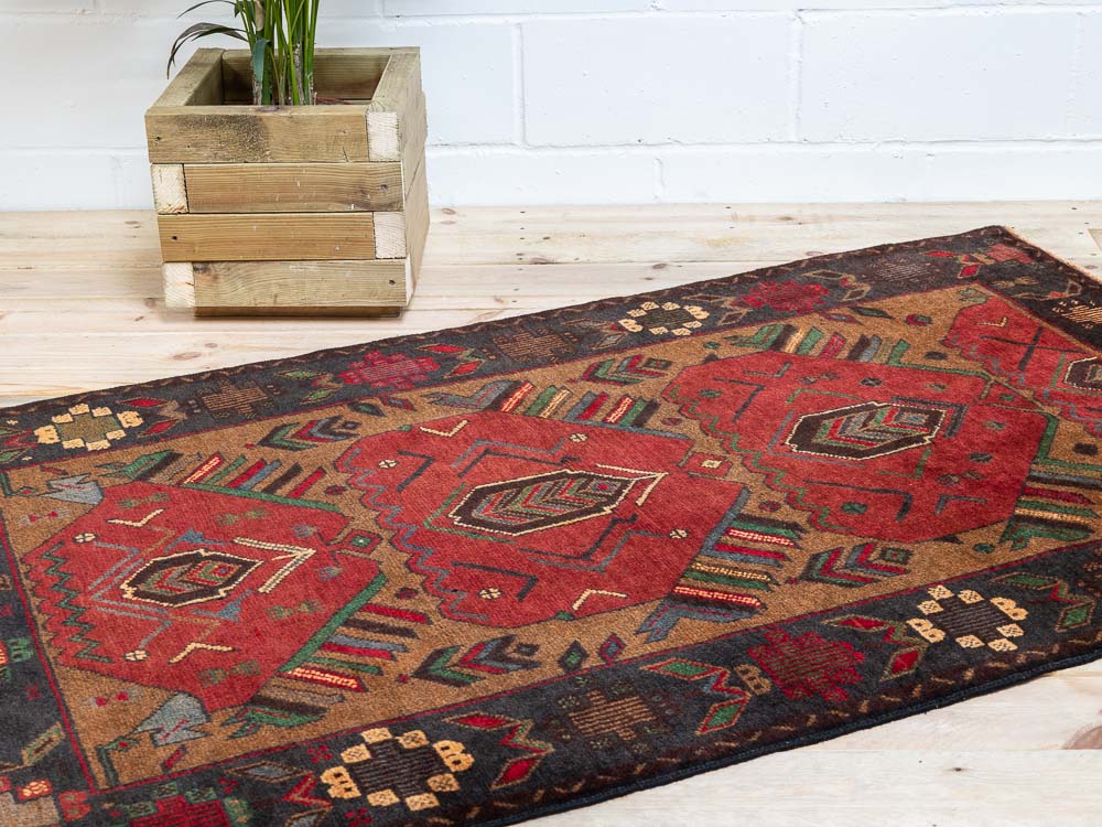 11729 Afghan Herat Baluch Rug 110x187cm (3.7 x 6.1ft)