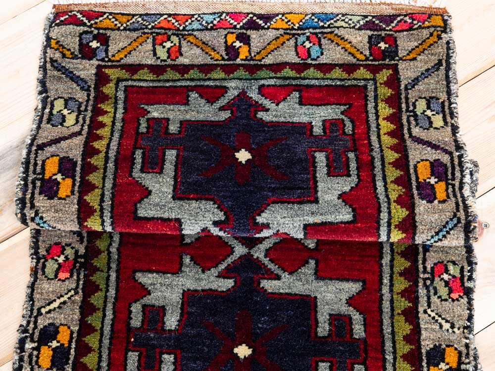 11792 Small Vintage Turkish Malatya Rug 53x92cm (1.9 x 3ft)