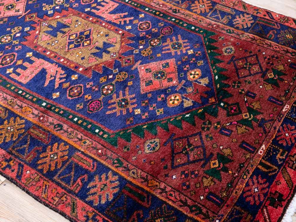 11907 Persian Hamadan Rug 131x218cm (4.3 x 7.1ft)