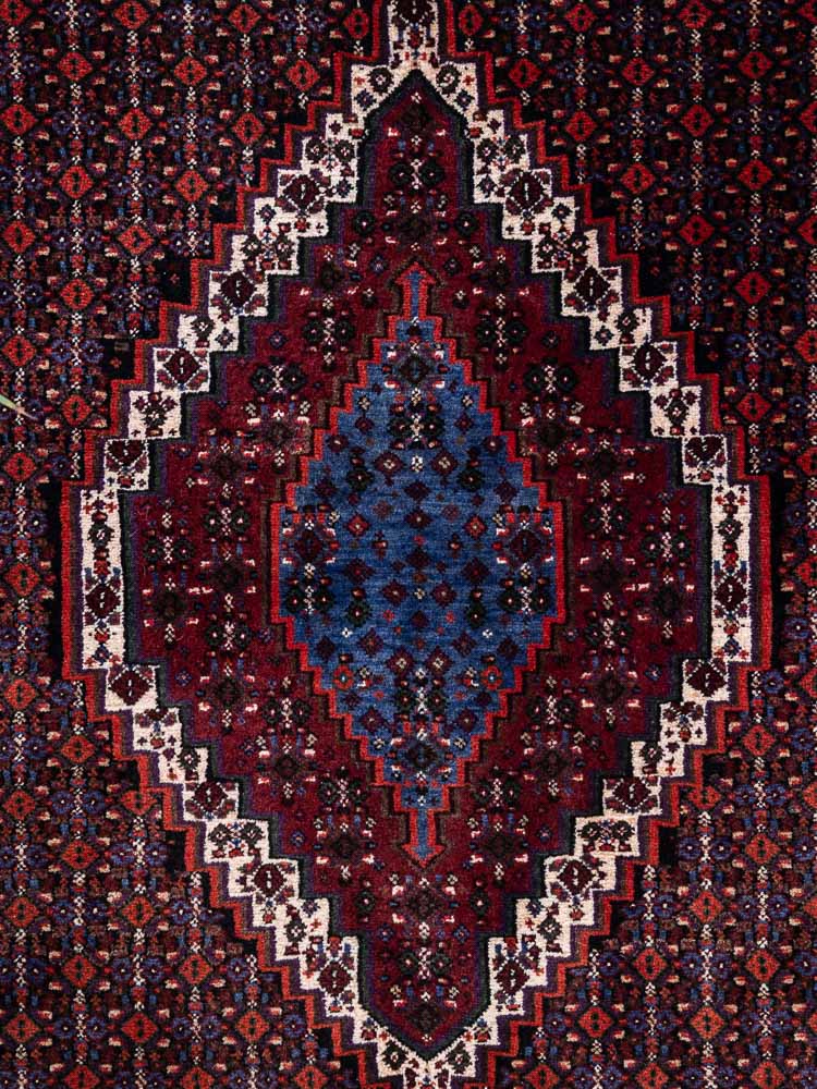 11911 Ultra Fine Persian Senneh Rug 72x97cm (2.4 x 3.2ft)