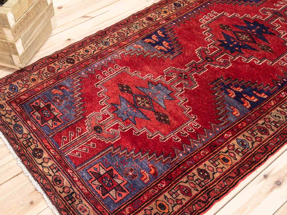 11966 Persian Meshkin Hamadan Rug 111x192cm (3.7 x 6.3ft)