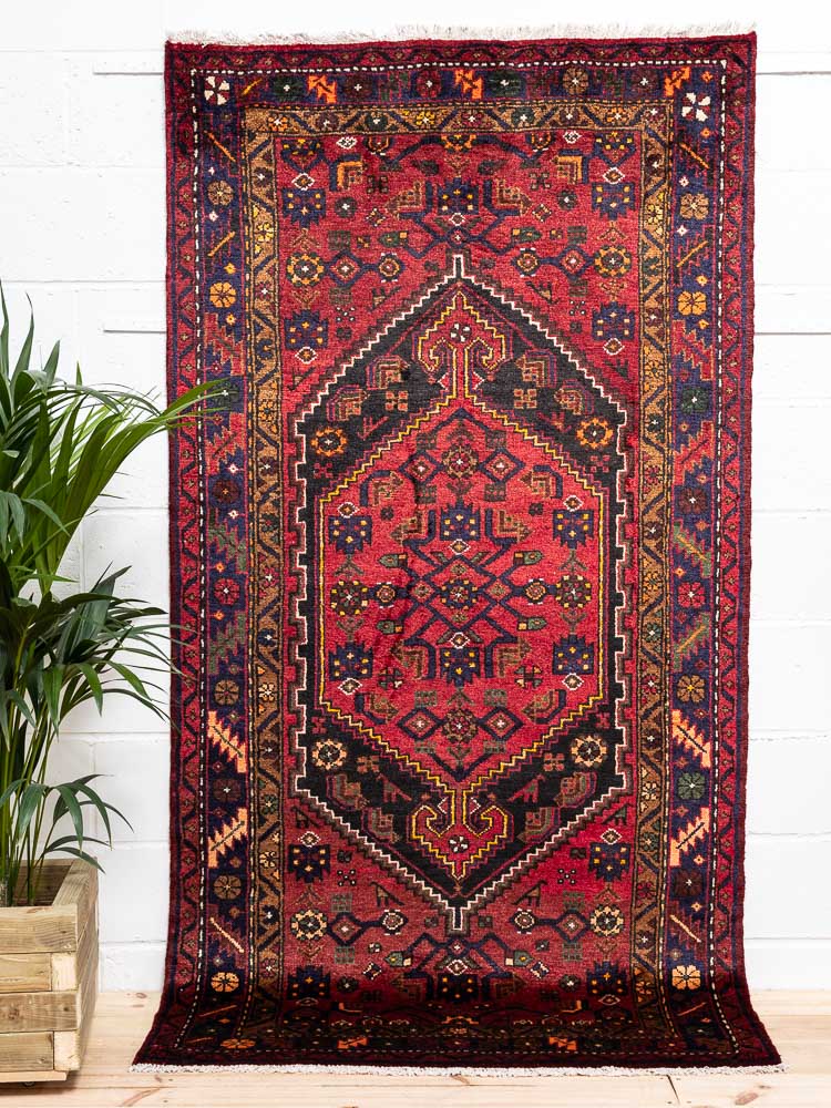 11967 Persian Khamseh Hamadan Rug 120x225cm (3.11 x 7.4ft)