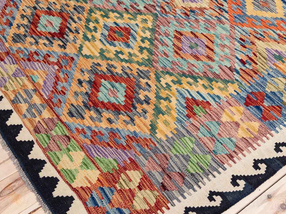 11991 Afghan Vegetable Dyed Kilim Rug 156x198cm (5.1 x 6.6ft)