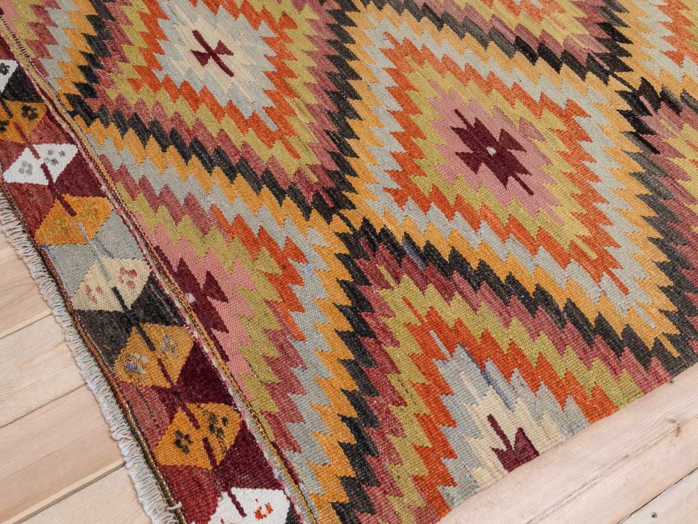 12081 Vintage Turkish Denizli Kilim Rug 178x279cm (5.10 x 9.1ft)