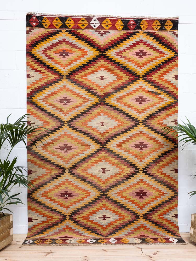 12081 Vintage Turkish Denizli Kilim Rug 178x279cm (5.10 x 9.1ft)