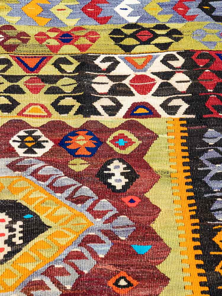 12095 Vintage Turkish Denizli Kilim Rug 210x242cm (6.10 x 7.11ft)