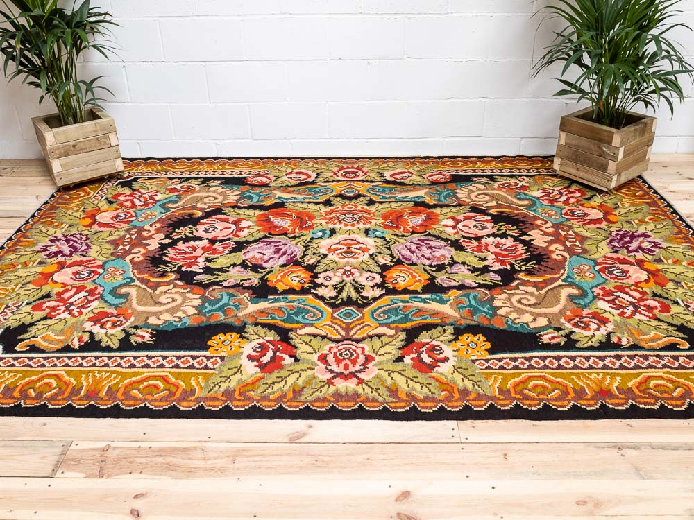 12102 Vintage Moldovan Rose Flower Kilim Rug 209x311cm (6.10 x 10.2ft)