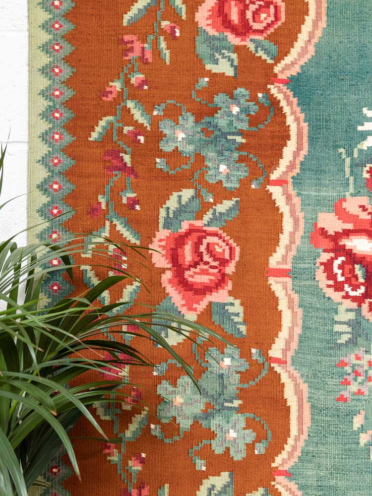 12108 Vintage Moldovan Rose Flower Kilim Rug 170x275cm (5.6 x 9.0ft)