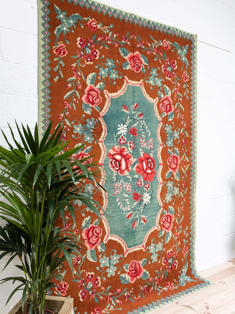 12108 Vintage Moldovan Rose Flower Kilim Rug 170x275cm (5.6 x 9.0ft)