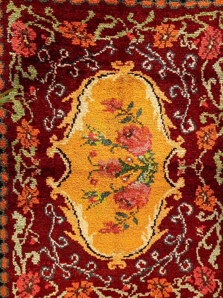 12111 Vintage Moldovan Rose Pile Carpet Rug 140x190cm (4.7 x 6.2ft)