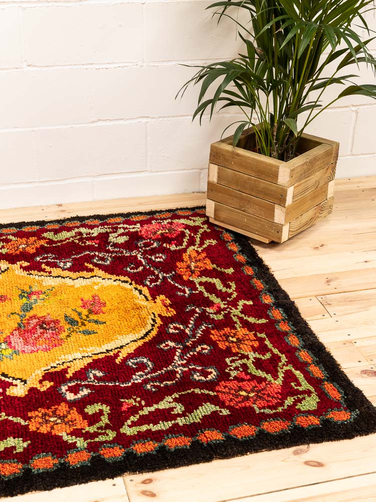 12111 Vintage Moldovan Rose Pile Carpet Rug 140x190cm (4.7 x 6.2ft)