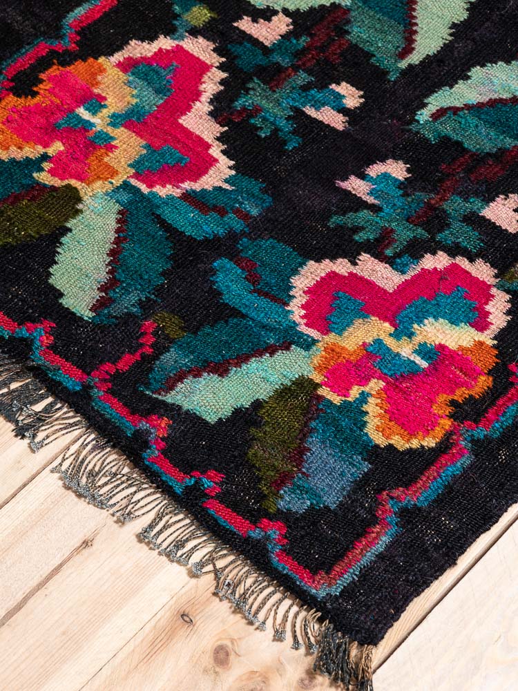 12117 Vintage Moldovan Rose Kilim Runner Rug 60x317cm (1.11 x 10.4ft)