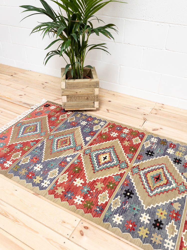 12120 Vintage Turkish Esme Kilim Rug 99x194cm (3.3 x 6.4ft)