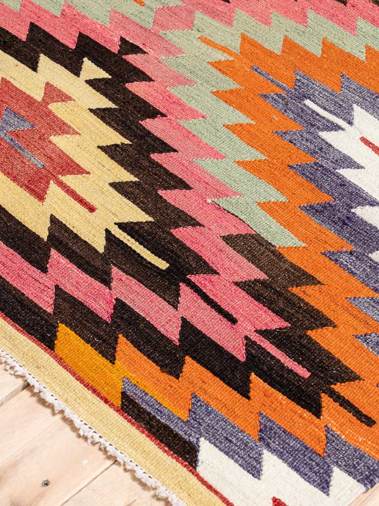 12123 Vintage Turkish Denizli Kilim Rug 131x183cm (4.3  x 6ft)