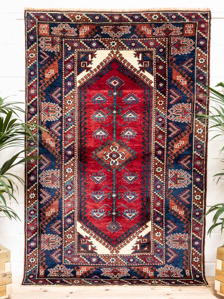 12124 Vintage Turkish Dosemealti Pile Rug 133x202cm (4.4 x 6.7ft)