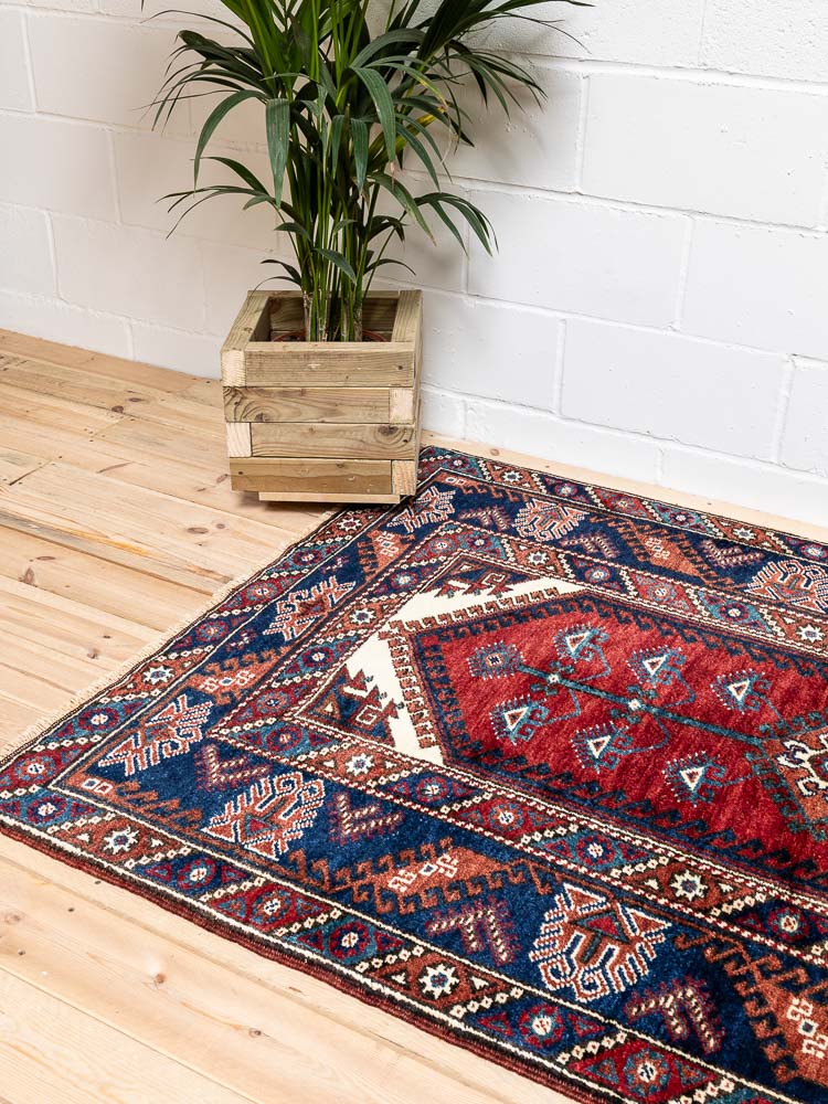 12124 Vintage Turkish Dosemealti Pile Rug 133x202cm (4.4 x 6.7ft)