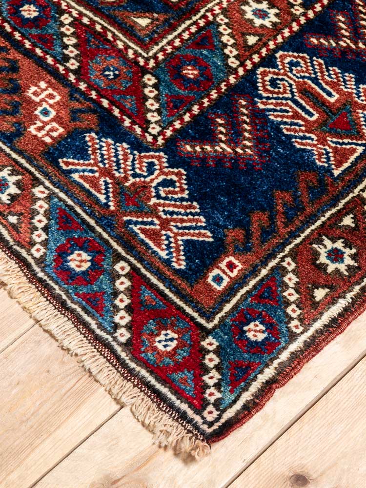 12124 Vintage Turkish Dosemealti Pile Rug 133x202cm (4.4 x 6.7ft)