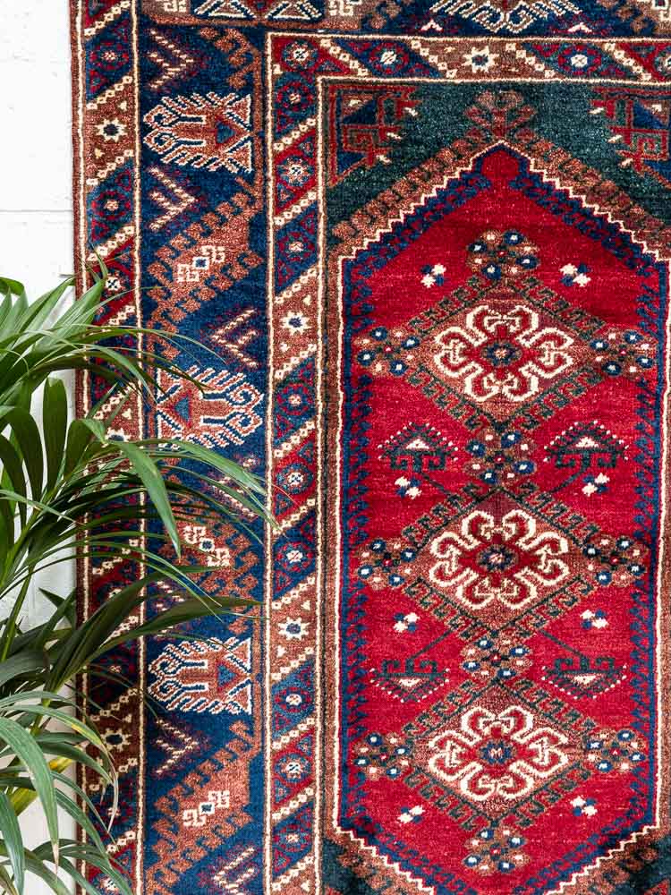 12125 Vintage Turkish Dosemealti Pile Rug 134x193cm (4.4 x 6.4ft)