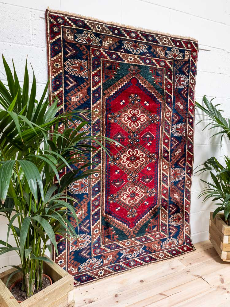 12125 Vintage Turkish Dosemealti Pile Rug 134x193cm (4.4 x 6.4ft)