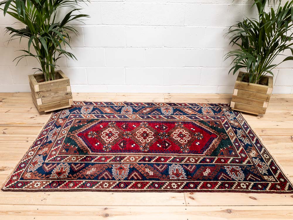 12125 Vintage Turkish Dosemealti Pile Rug 134x193cm (4.4 x 6.4ft)