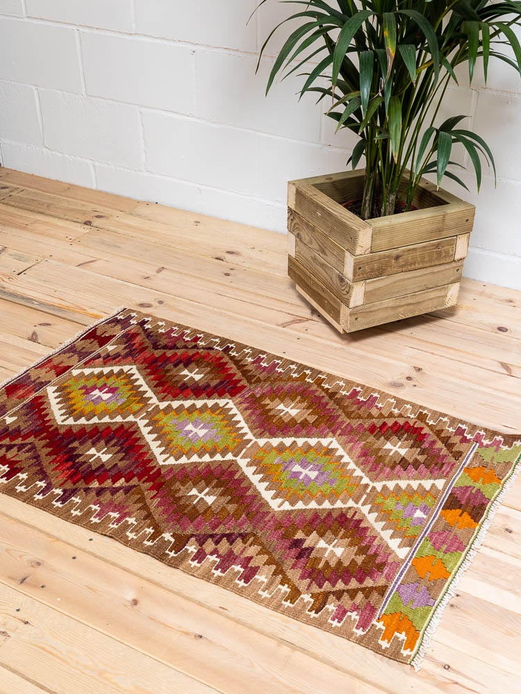 12128 Vintage Turkish Antalya Kilim Rug 73x114cm (2.4 x 3.9ft)