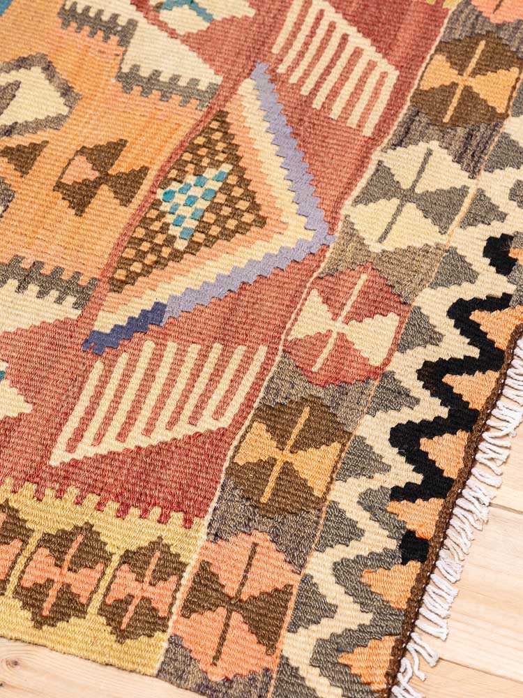 12134 Vintage Turkish Gumushane Kilim Rug 82x116cm (2.8 x 3.10ft)