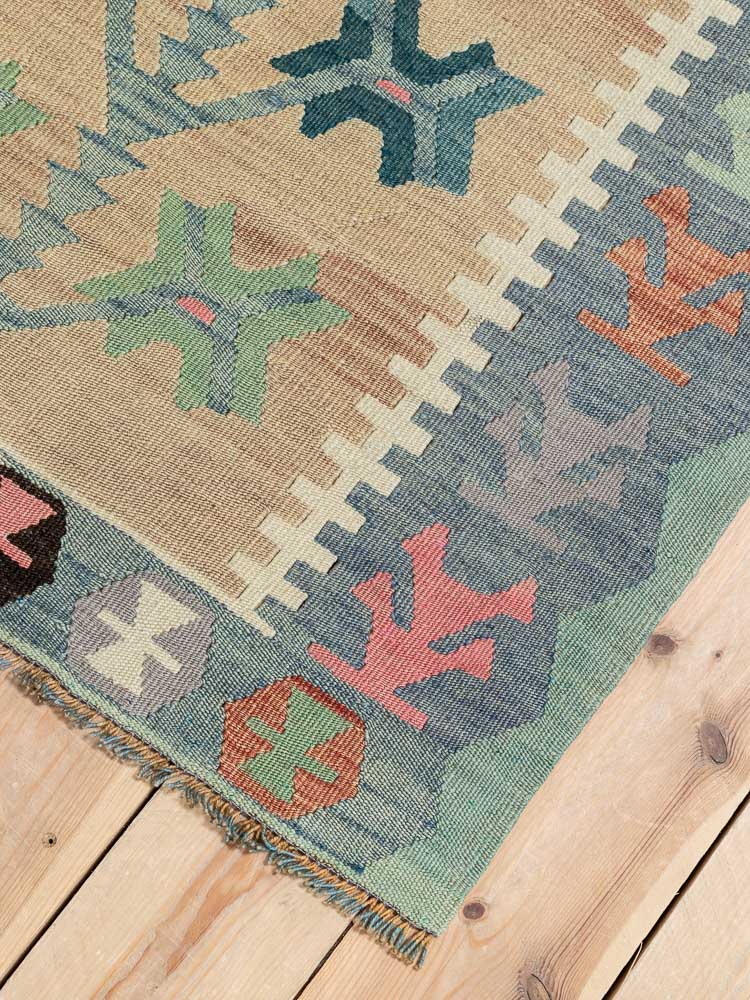 12138 Vintage Turkish Esme Kilim Rug 84x132cm (2.9 x 4.4ft)