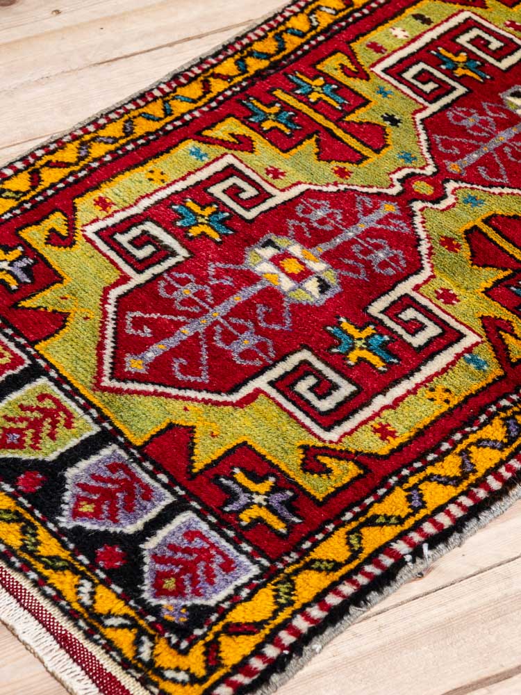 12158 Small Vintage Turkish Cal Handknotted Rug 51x87cm (1.8 x 2.10ft)