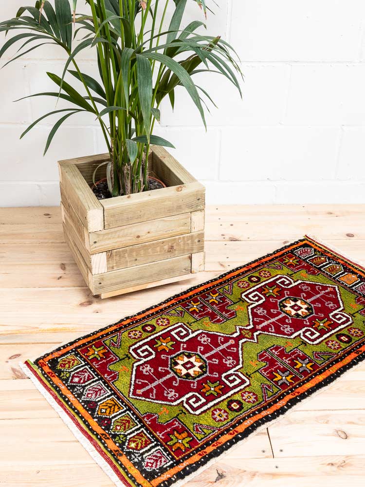 12235 Small Vintage Turkish Cal Rug 54x108cm (1.9 x 3.6ft)