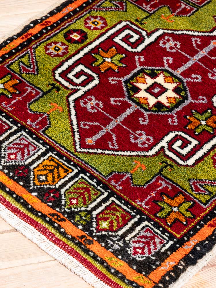 12235 Small Vintage Turkish Cal Rug 54x108cm (1.9 x 3.6ft)