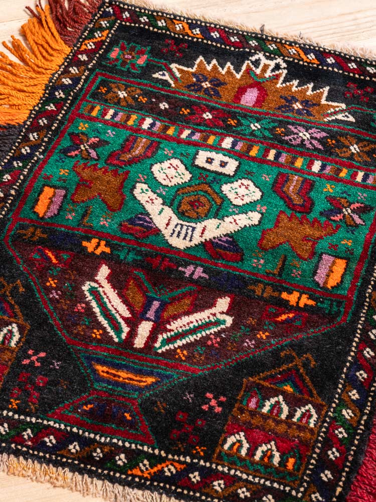 12240 Afghan Small Baluch Vintage Rug 40x55cm (1.3 x 1.9ft)