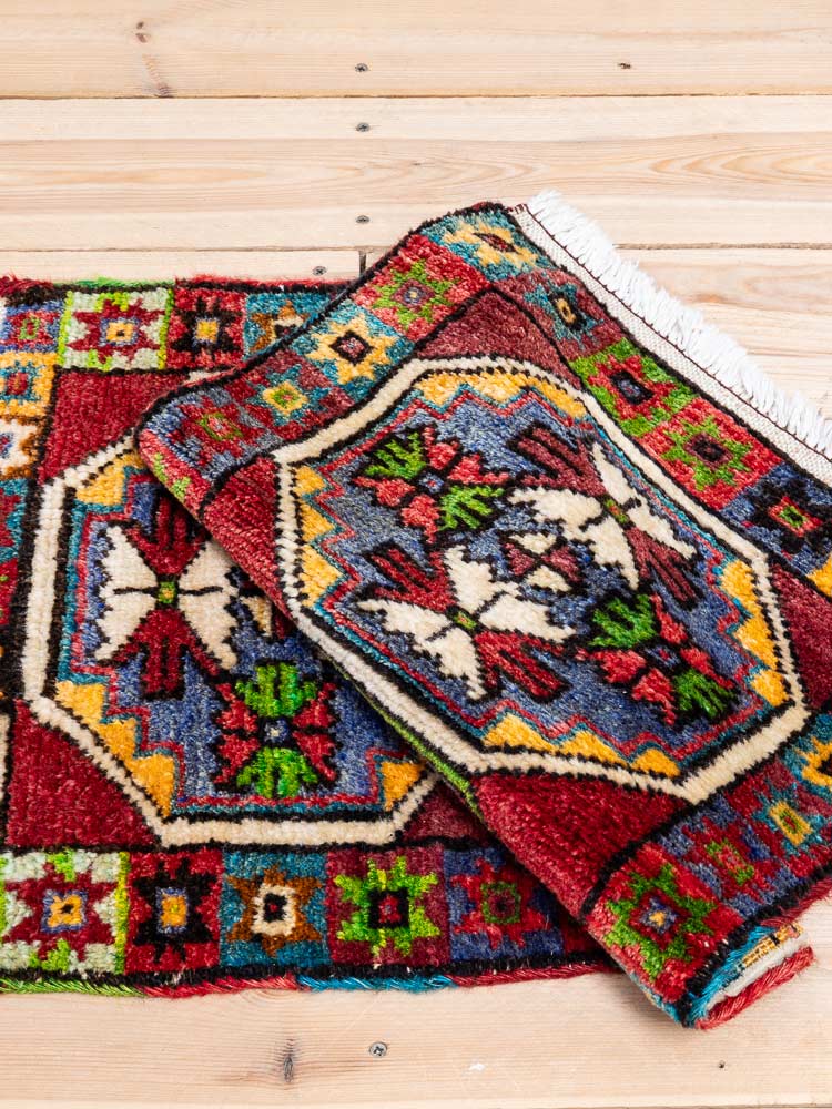 12256 Small Vintage Turkish Vintage Cal Rug 42x84cm (1.4 x 2.9ft)