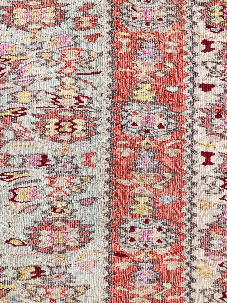 12261 Rare Vintage Persian Silk Senneh Kilim Rug 136x193cm (4.5½ x 6.4ft)