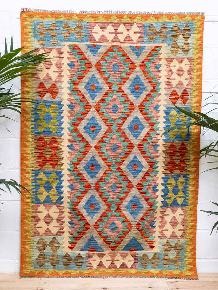 12274 Afghan Vegetable Dyed Kilim Rug 132x194cm (4.4 x 6.4ft)