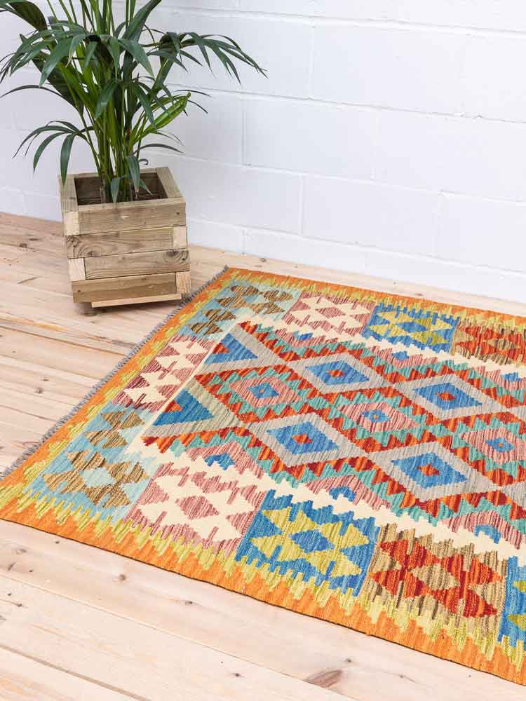 12274 Afghan Vegetable Dyed Kilim Rug 132x194cm (4.4 x 6.4ft)