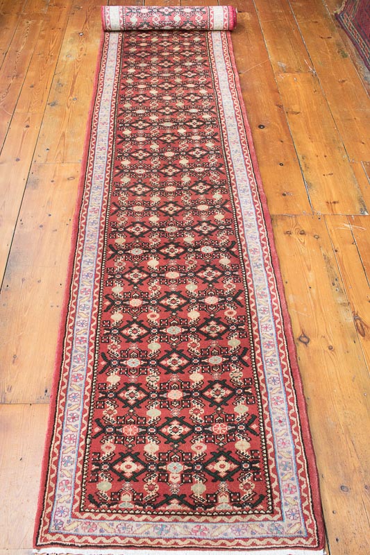 8464 Hosseinabad Persian Hallway Runner 74x385cm (2.5 x 12.7ft)