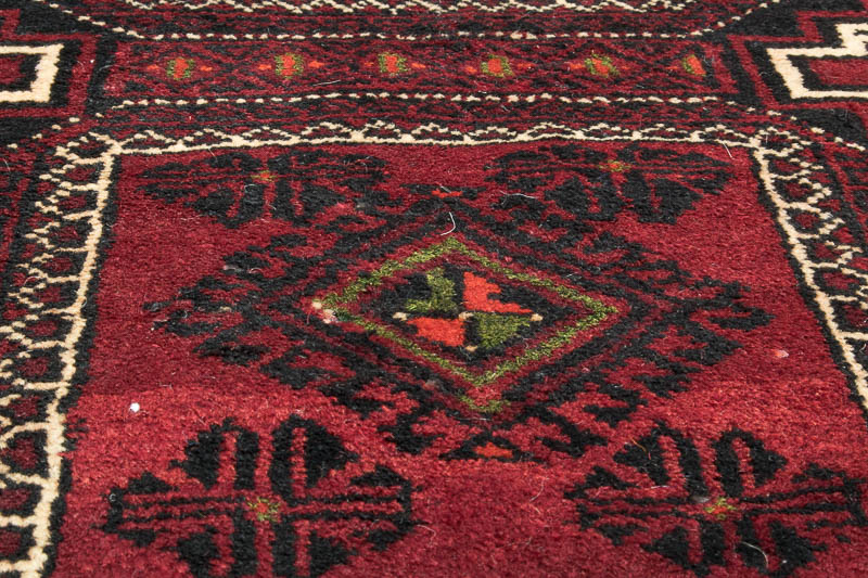 8619 Persian Baluch Rug 127x242cm (4.2 x 7.11ft)