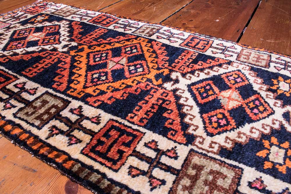 8970 Small Turkish Savak Rug 52x92cm (1.8 x 3ft)