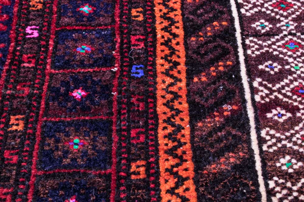 9040 Persian Baluch Vintage Rug 96x143cm (3.1½ x 4.8ft)