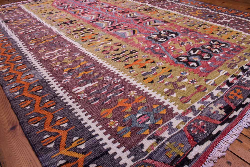 9053 Vintage Turkish Kilim Rug - Esme 122x161cm (4 x 5.3ft)